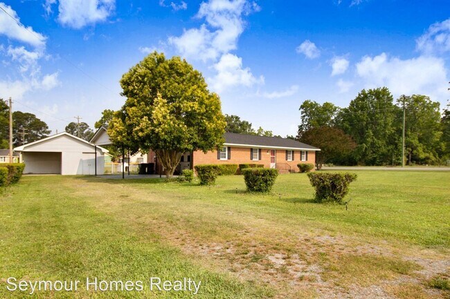 Building Photo - 3 br, 1.5 bath House - 801 S Vance Street