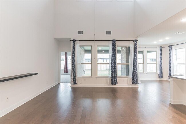Building Photo - 5316 Orsini Blfs