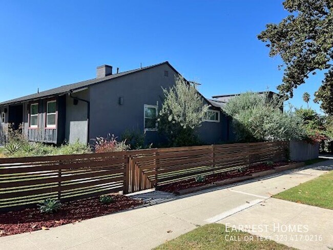 Building Photo - 2921 N Frederic St Burbank, CA 91504