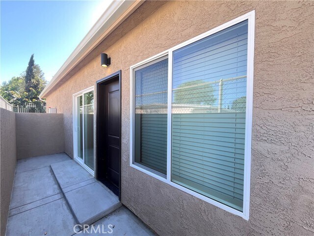 Foto del edificio - 8412 Burnet Ave