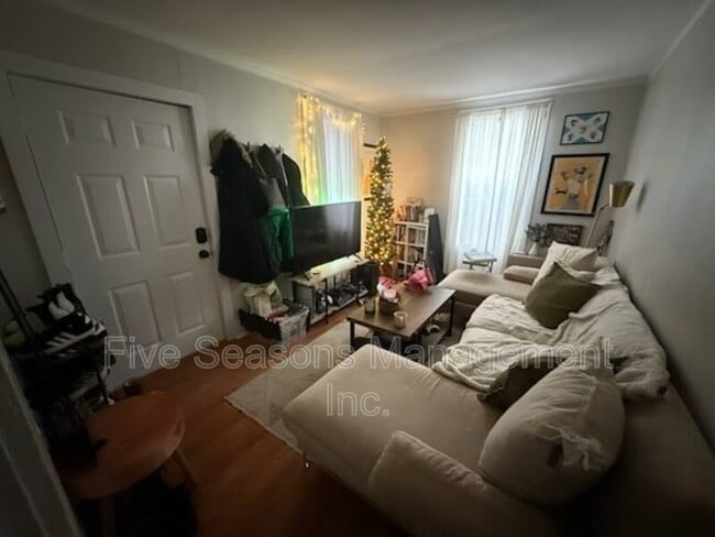 Foto del edificio - 28-30-30 Conger Ave