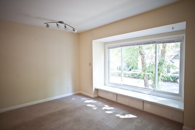 Building Photo - Live in style near UNC.