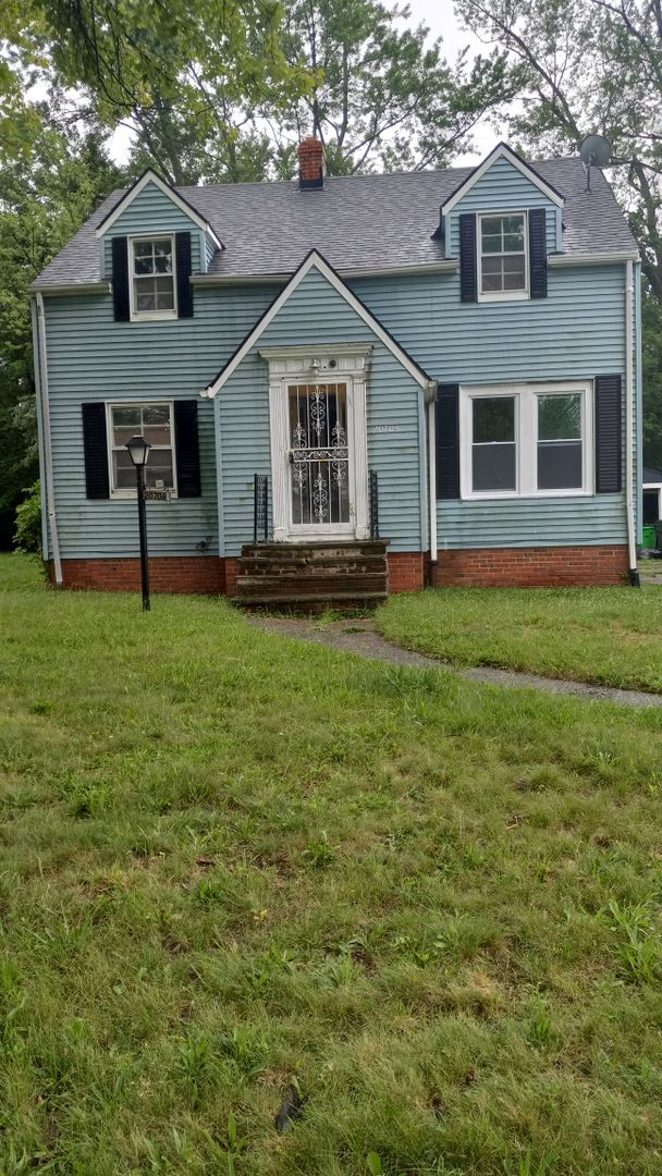 Building Photo - 20704 E Gladstone Rd