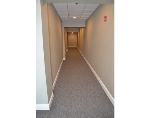 Building Photo - 6 Admirals Way