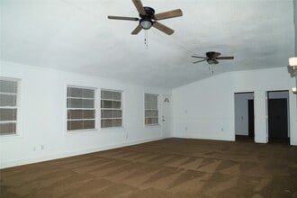 Building Photo - 1129 N Arcola St