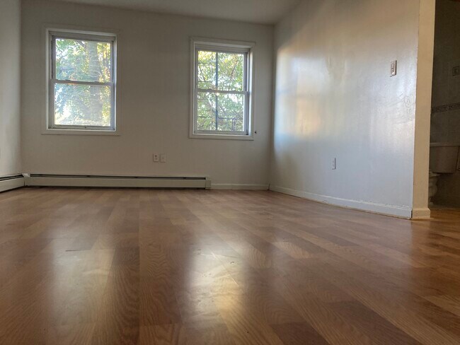 Photo - 1157 Greene Ave Townhome