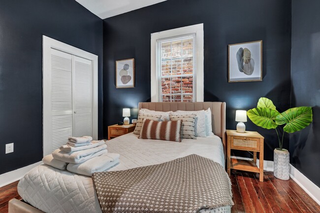 Foto del edificio - 305 W Waldburg Ln