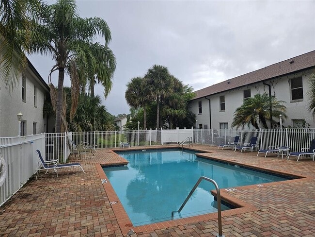 Foto del edificio - 3651 N Goldenrod Rd