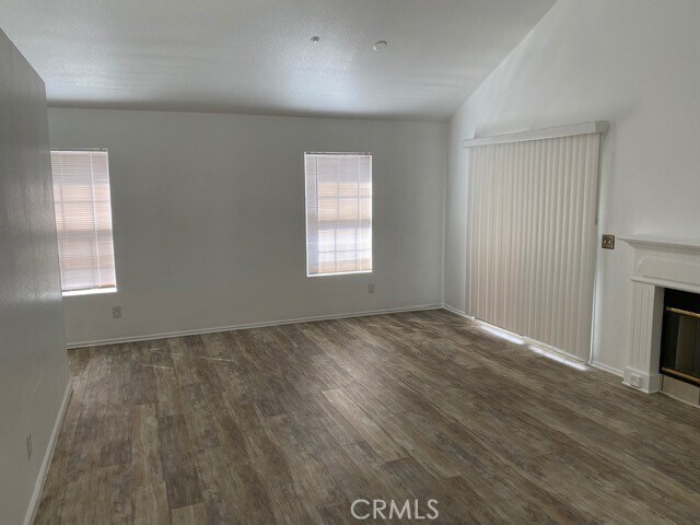 Foto del edificio - 27628 Powell Dr