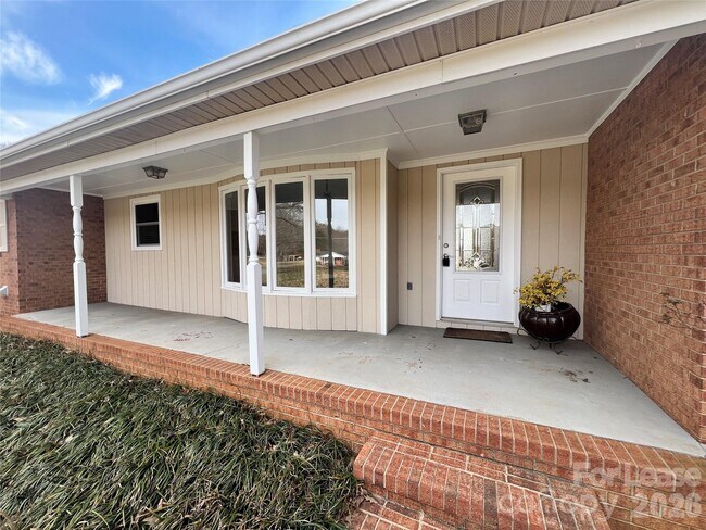 Building Photo - 149 Lytton Farm Rd