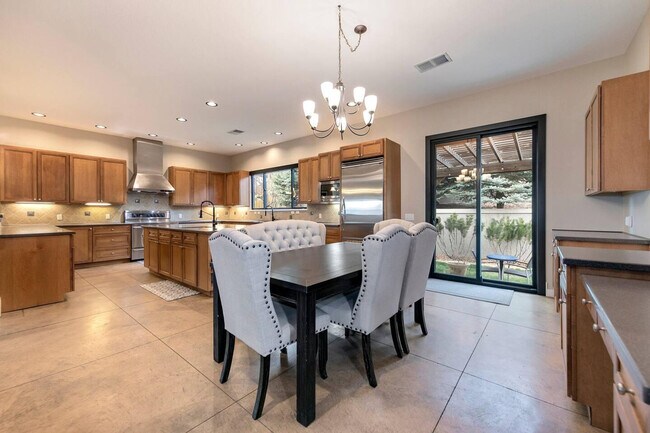 Foto del edificio - 1942 S Routt Ct