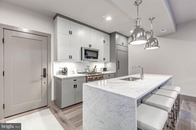 Foto del edificio - 3220 Grace St NW
