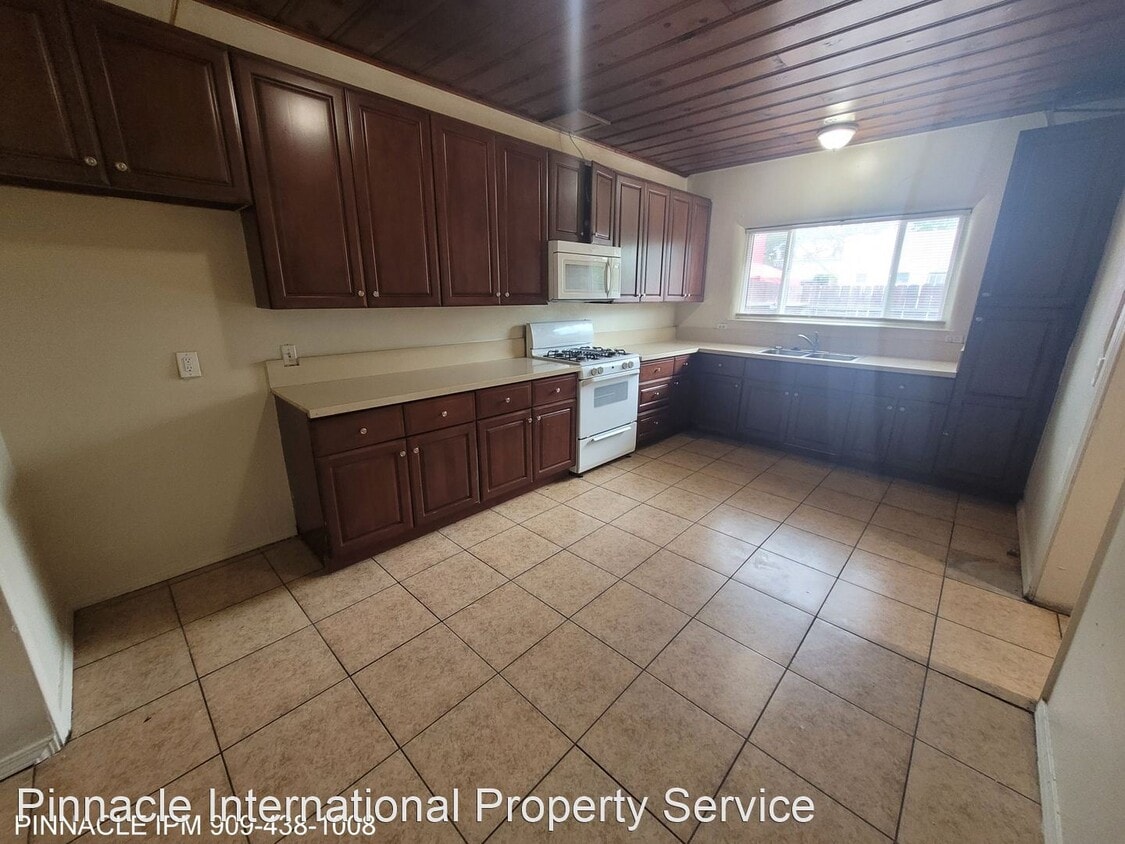3 br, 1 bath House 852 E Mission Blvd A House Rental in Pomona, CA