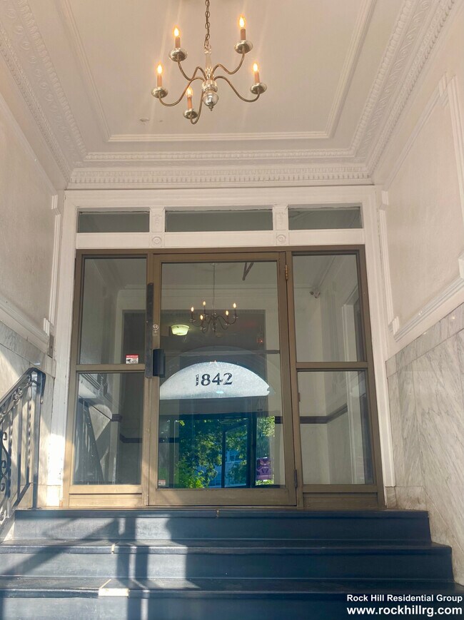 Foto del edificio - 1842 Commonwealth Ave