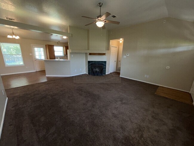 Foto del edificio - 3816 Sawtooth Dr