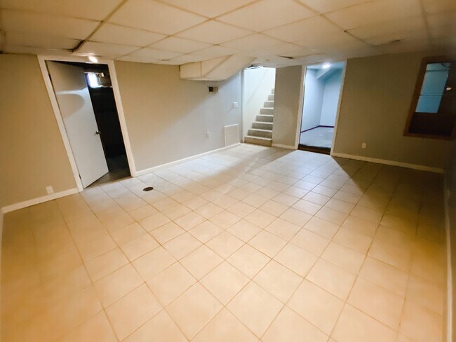 Building Photo - Two bedroom House W/ Finished Basement, Ga...