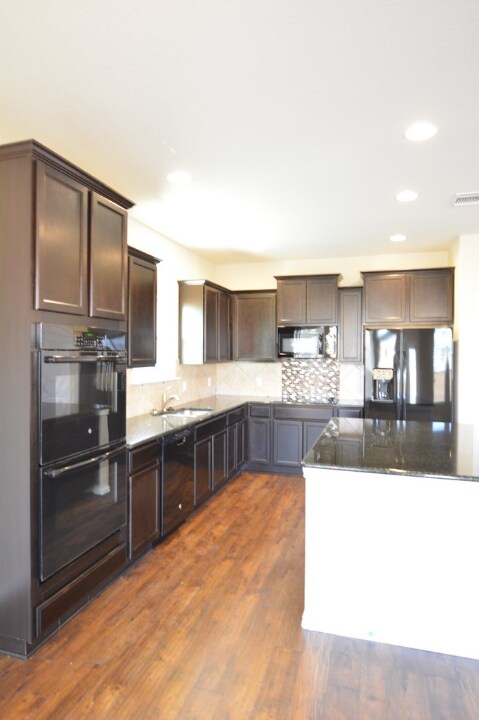 Building Photo - 5902 Ambrose Cir