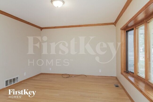 Building Photo - 1846 Ashwood Ln