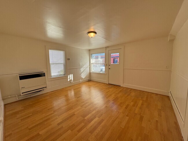 Building Photo - 960 57th St