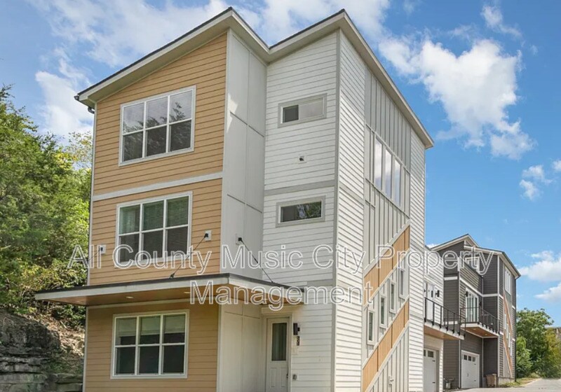 Primary Photo - 503 Summit St