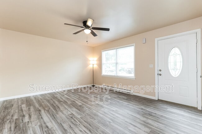Building Photo - 50 Dahlia St