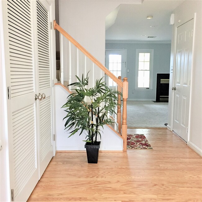 Building Photo - 43129 Holtby Sq