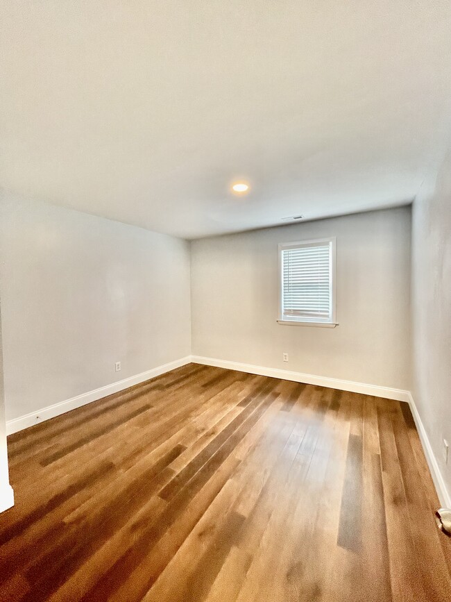 Unit 2 bed 1 - 3706 Dolfield Ave