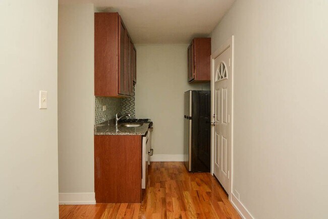 Foto del edificio - 2858 N Mildred Ave