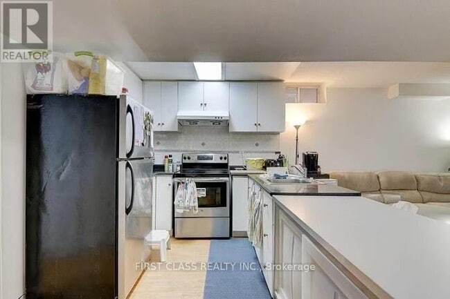 Building Photo - 5 Quantum St