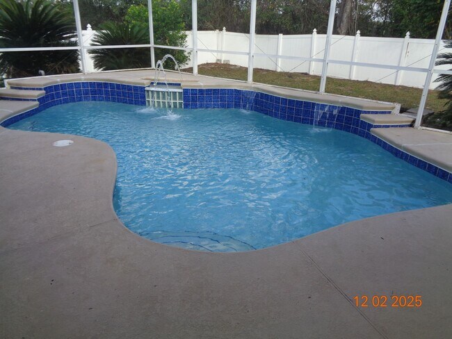 Foto del edificio - 2610 Groveland Ave