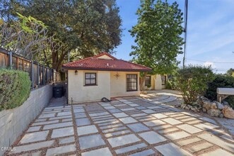 Building Photo - 2646 N Altadena Dr