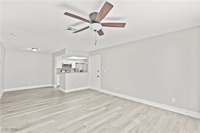 Building Photo - 7100 W Pirates Cove Rd