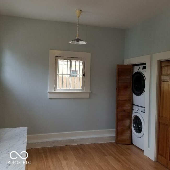 Foto del edificio - 612 E 13th St