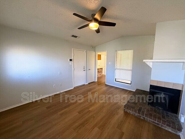 Foto del edificio - 6847 S Creek Dr