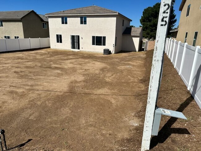 Foto del edificio - 25670 Pierson Rd