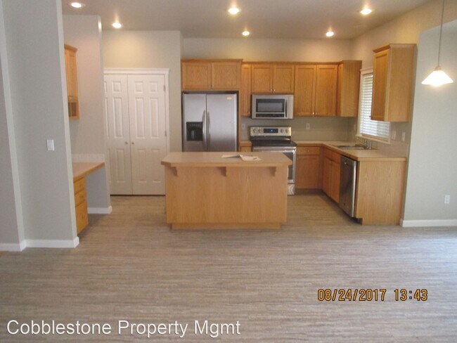 Foto del edificio - 4 br, 2.5 bath House - 13555 West Annabroo...