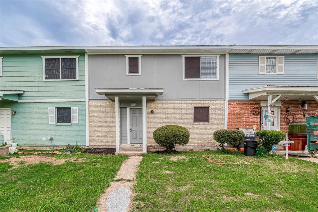 1229 Oregon St, La Porte, TX 77571 Condo for Rent in La Porte, TX