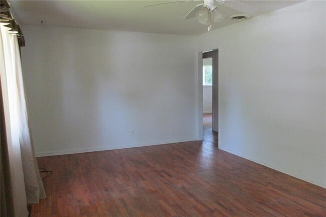 Building Photo - 301 El Paso St SW