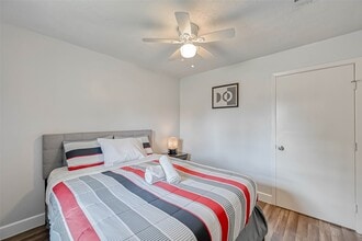 Building Photo - 11618 Corona Ln