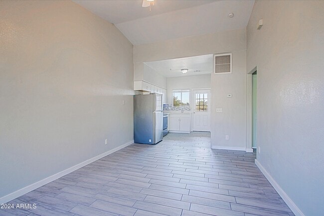 Foto del edificio - 1614 W Purdue Ave