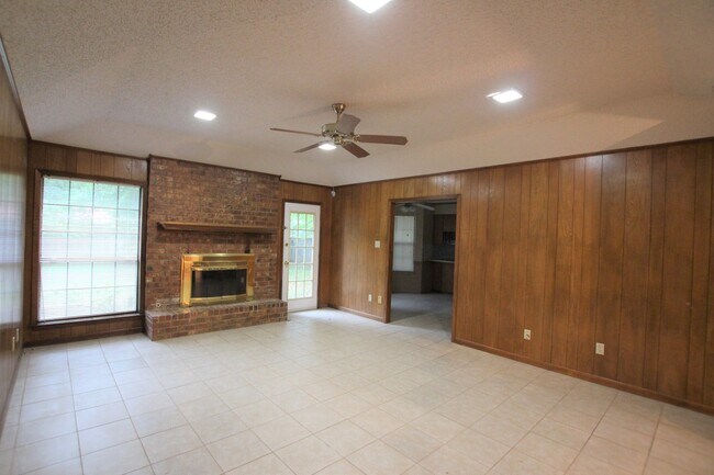 Foto del edificio - 3113 McDonald Rd
