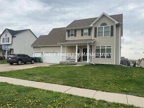 Building Photo - 332 NW Driftwood Dr