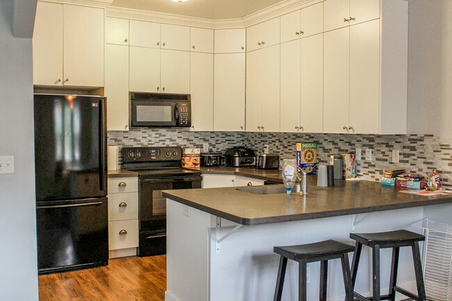 Building Photo - 1521 N 420 W