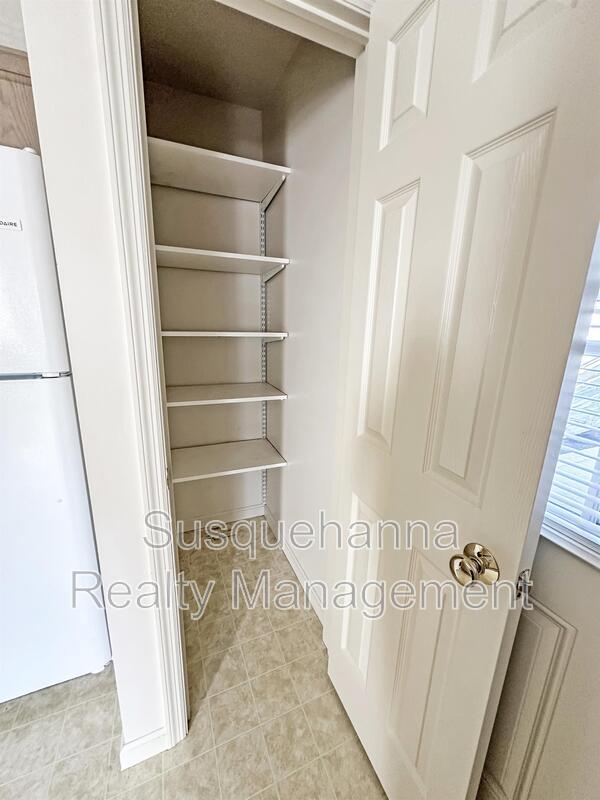 Building Photo - 339 E Derry Rd