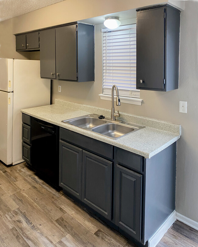 Cocina - Cedar Creek Apartment Homes