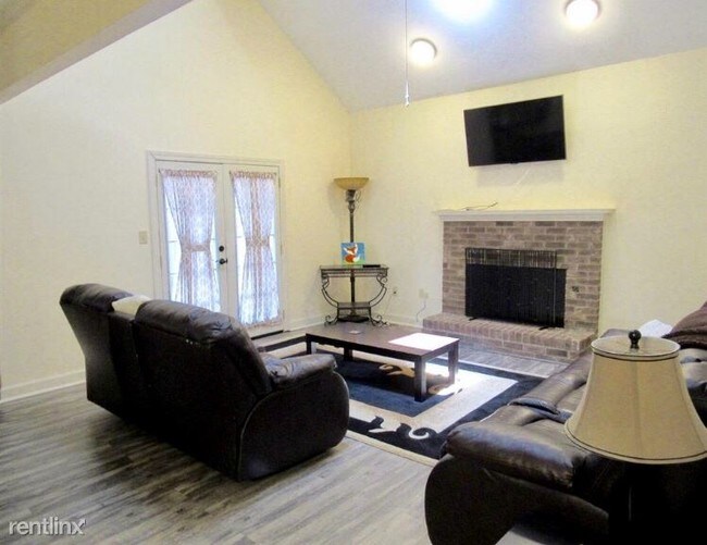 Foto del edificio - 227 Brenhaven Blvd