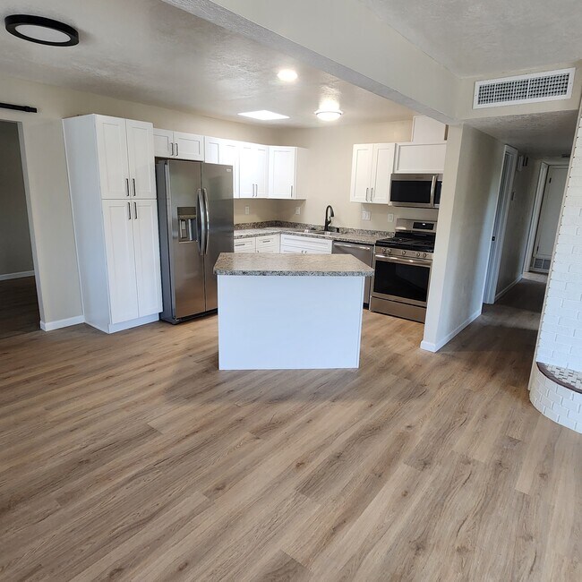 Foto del edificio - 448 San Pablo St SE