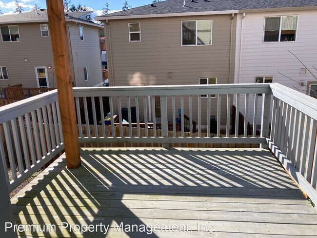 Building Photo - 3 br, 3.5 bath House - 871 Crouchen St NW