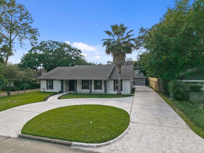 Foto del edificio - 2402 Chimney Rock Rd