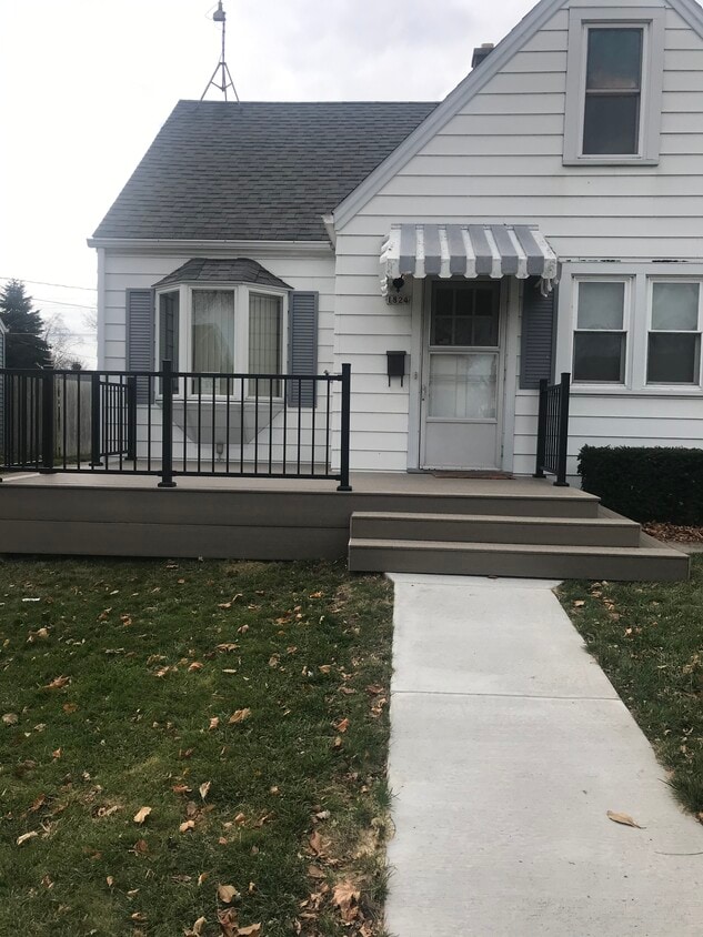 Frente exterior - 1824 N 21st St